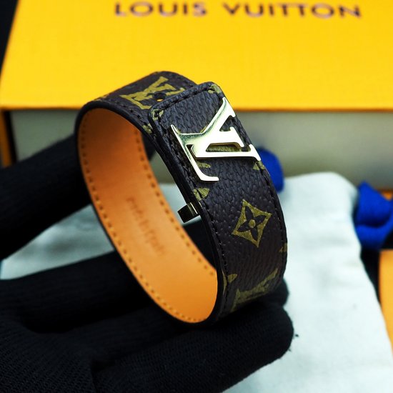 Louis Vuitton 路易威登 限定LV老花宽皮绳手链小牛皮里 火爆款出货 设计独特 复古前卫 美女必备 - Click Image to Close