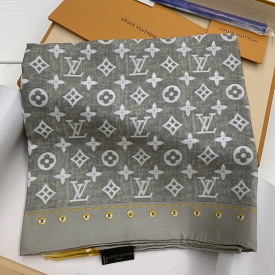 Louis Vuitton 老花方巾 110*110cm 100%斜纹真丝 围巾披肩两用 - Click Image to Close