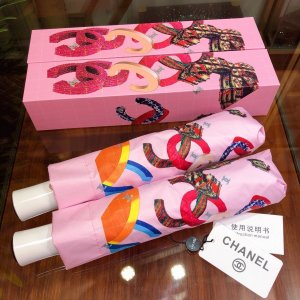 Chanel 专柜夏季新款 超美涂鸦设计 全自动折叠晴雨伞 新涂层技术深色伞布 带来令人惊喜的遮光效果 带着随性的风采 设计风格高雅奢华