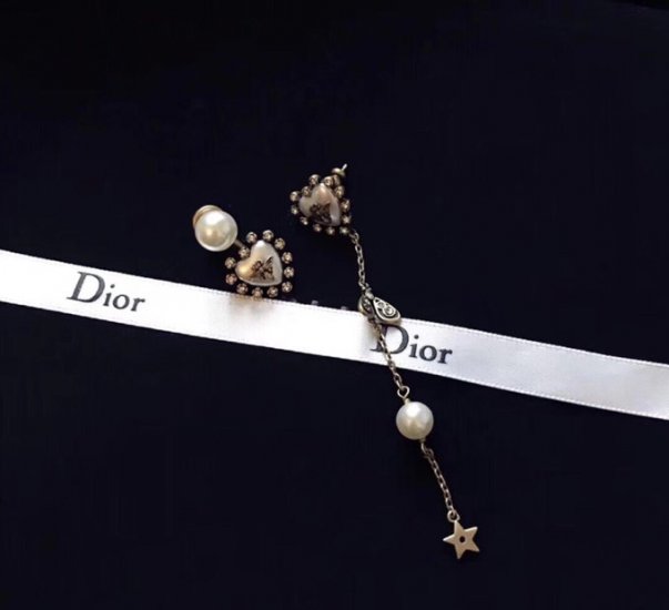 Dior 不对称 爱心 蜜蜂 流苏 耳钉 【代购级别】18年早春最 Dior迪奥爱心蜜蜂蜜蜂流苏不对称纯银针 耳钉非常漂亮 专柜一致黄铜材质 清新百搭 - Click Image to Close