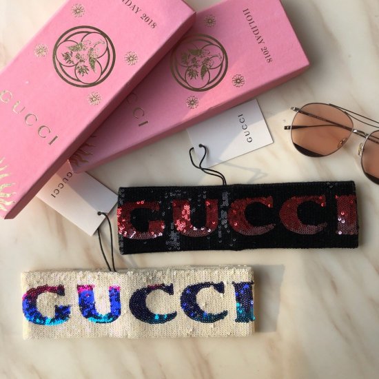 Gucci2019春夏新品珠片logo发带。超级潮人街头风的绣珠片logo装饰发带，内部是进口羊毛纱质地，搭配拍照也超抢镜 - Click Image to Close