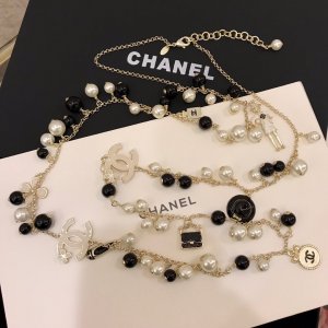 Chanel 四季百搭 Chanel 奢侈 珍珠 长链 毛衣链 【原单狠货】进出专柜无压力代购级别 香奈儿经典款珍珠毛衣链，美呀，绝对是长链入门必备款，推荐指数5星我们采用环保珠子！原单