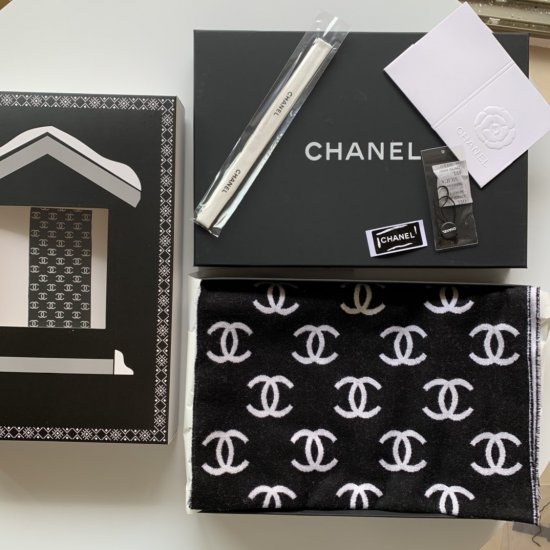 Chanel 长在所有人的审美上 非常百搭 精简标志～黑色 35*200cm 92%羊毛8%羊绒 原单品质 - Click Image to Close