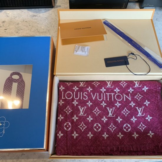 Louis Vuitton 丹宁纹字母～紫红 200*140cm 100%棉 原单品质 - Click Image to Close