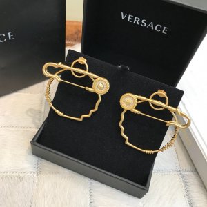 versace 范 思 哲 人头别针设计 萌味中彰显气质和时尚感 简约大气百搭 复古设计 更加加分搭配