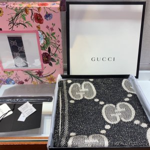 最新爆版 Gucci 闪耀提花～黑灰 45*195cm 96%羊毛2%聚酰胺2%金属纤维 原单品质