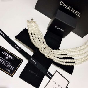 Chanel 19 珍珠五层项链 锁骨链 搭配毛衣或一字领都超赞 精选正品一致材质