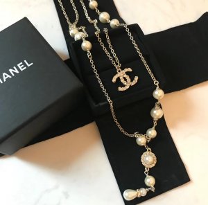 ChanelChanel 琉璃 双层 珍珠长链 项链 走心双层设计 拉长身材比例 气质而不落俗套 透着满满温柔气息 墙裂推荐！ 19年 最新 专柜同步