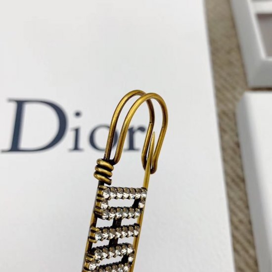 Dior 迪奥 JADIOR系列胸针 精选原版一致黄铜材质 超精工打造完美演绎 市面最高品质版本 超喜欢！ - Click Image to Close