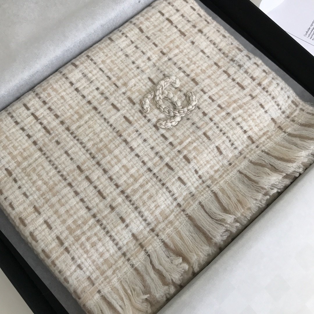 Chanel 多色编织 65*200cm 100%羊绒 简约名媛风 围巾披肩两用 柔软细腻的质感带来不一样的质感