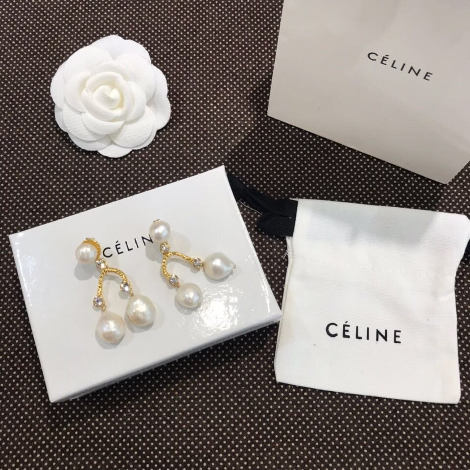 赛琳〗厂家直销独家CELINE 金色耳钉原版黄铜材质持久不掉色