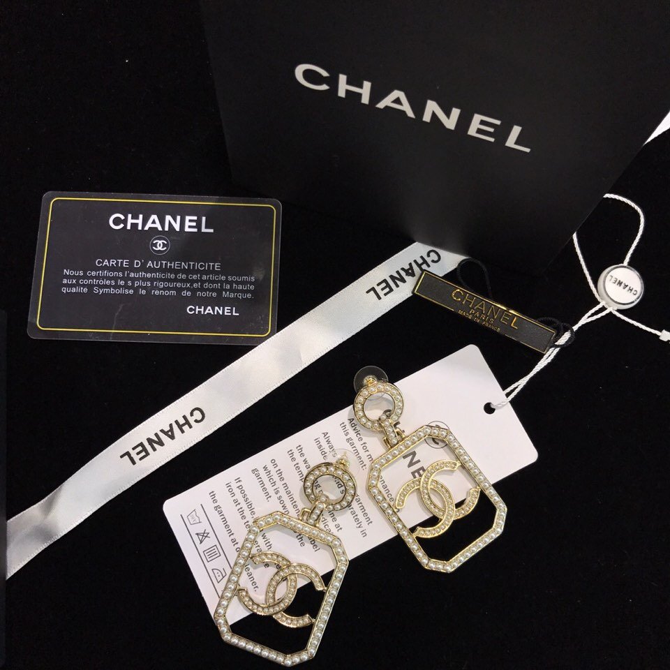 Chanel Chanel 方形酒瓶耳钉 市面最高版本 正品原版黄铜材质配纯银针 超显脸小 S925银针