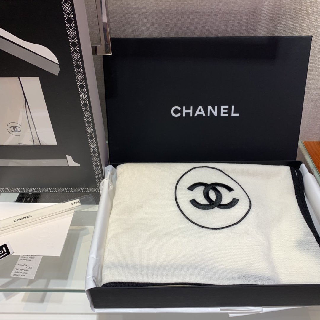 Chanel 法式优雅 200*100cm 70%羊绒30%真丝 原单品质