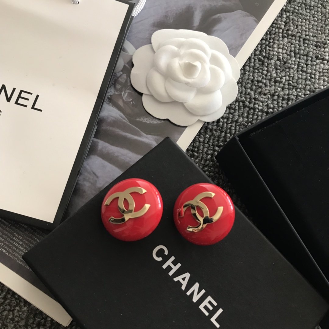 Chanel 秋冬两色金C耳夹