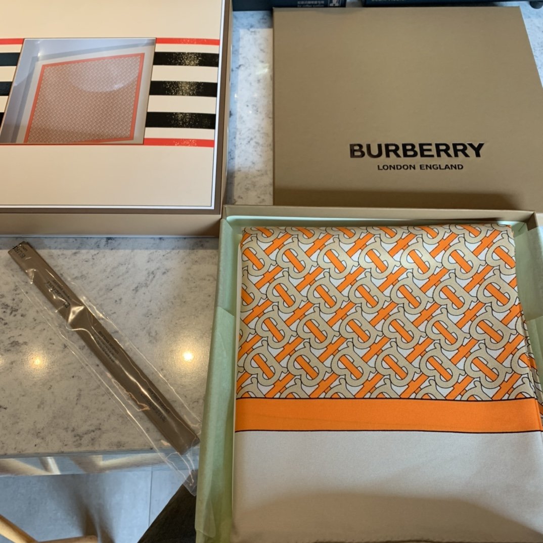 Burberry 专属标志～橙色90*90cm 100%真丝 原单品质