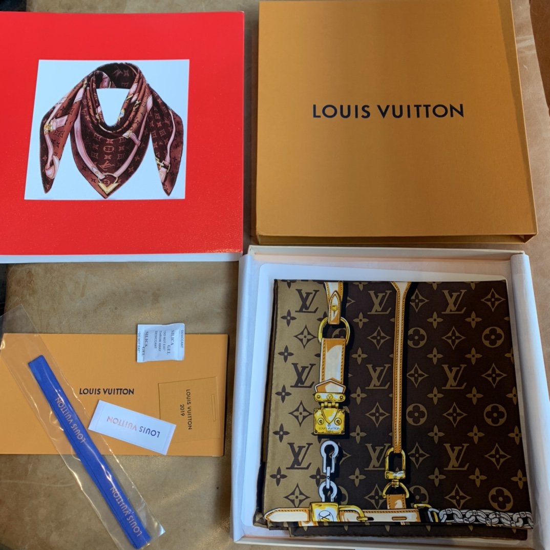 Louis Vuitton 皮带方巾 90*90cm 100%斜纹真丝 手工卷边