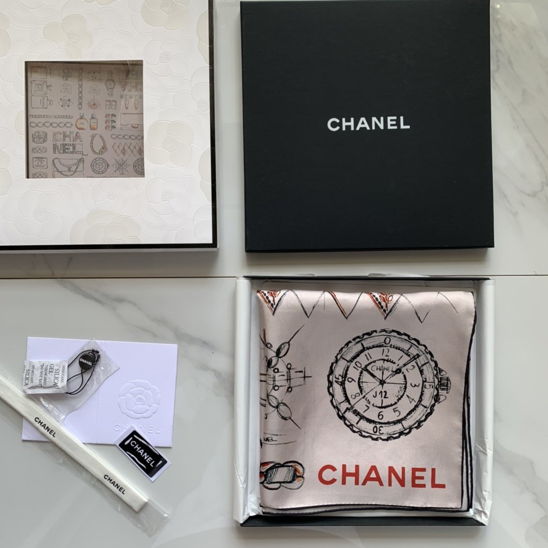 Chanel 高雅 简约 精美 90*90cm 100%斜纹真丝 原单品质 配饰王国～粉色